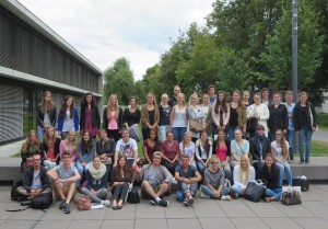 Schülerinnen und Schüler des SG Aulendorf informieren sich am ZfP.