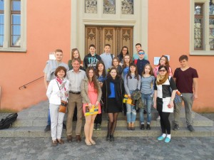 Unser Besuch aus Weißrussland vor dem Ravensburger Rathaus