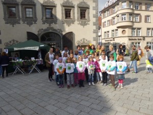Bald 25 Jahre... Und das Kinderregenwaldteam macht engagiert weiter wie z. B. am vergangenen Samstag auf dem Marienplatz
