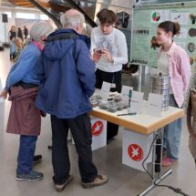 Foto von Marah Stehle und Dennis Schneider beim Jugend forscht Wettbewerb 2026.